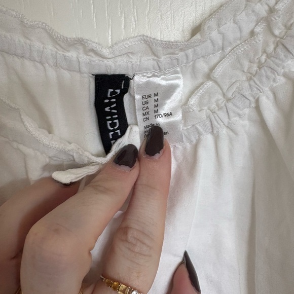 Divided White Ruffled Blouse - Picture 3 of 5